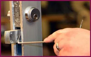 Miami Local 24 Hr Locksmith Miami, FL 305-704-9699 - 12-changing-locks